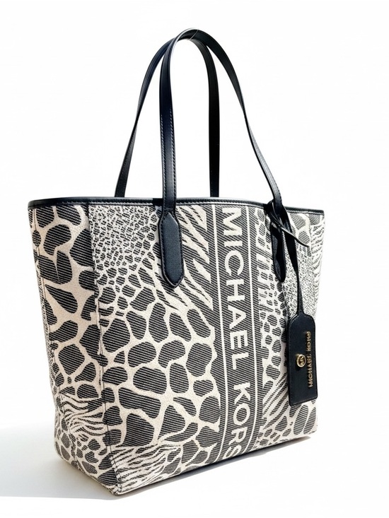 Michael Kors Handbags - Michael Kors Sinclair Large Animal Jacquard Tote Bag. Excellent Condition